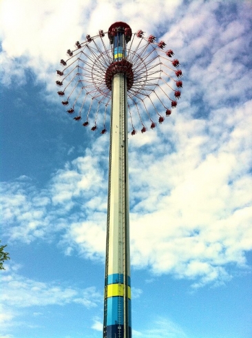WindSeeker at top of tower
