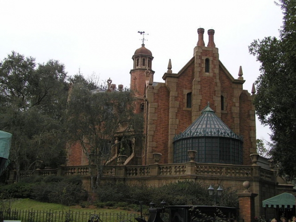 Haunted Mansion Image - Katie Rommel-Esham, Wikimedia Commons