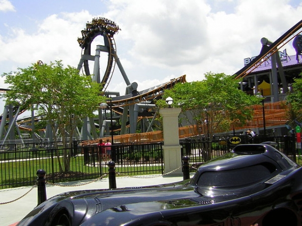 Batman the Ride was relocated. Image - Chris Hagerman, Wikimedia Commons