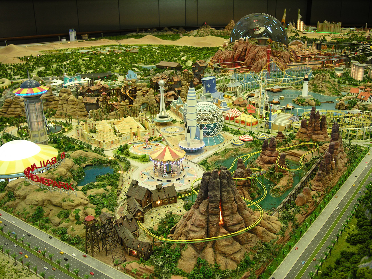Парки развлечений в дубае. Парк развлечений Dubailand. Дубай Дисней парк. Dubailand Дубай. Дубай Диснейленд аттракционы.