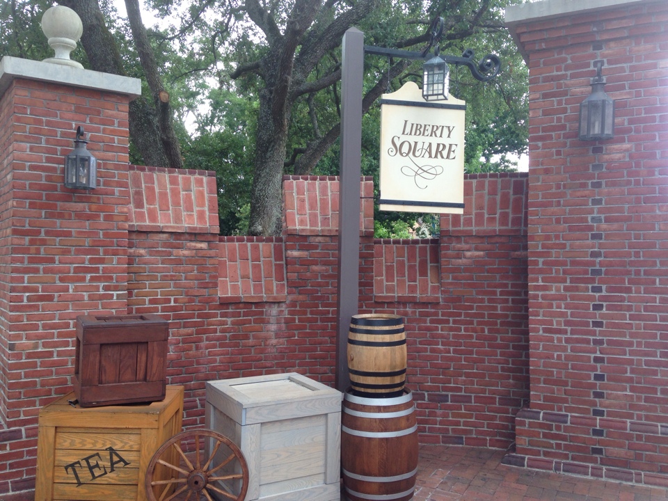 8 Authentic Details That Nearly EVERYBODY Misses in Liberty Square at