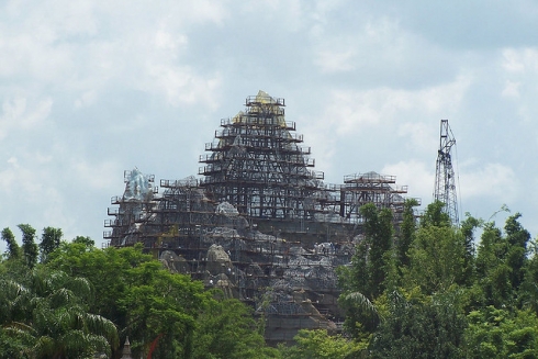 Expedition Everest construction (1)