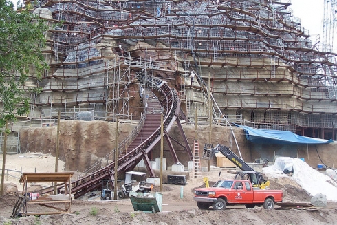 Expedition Everest construction (2)