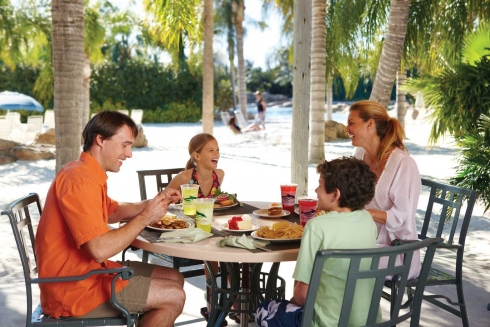 Personalized dining options for guests with food allergies
