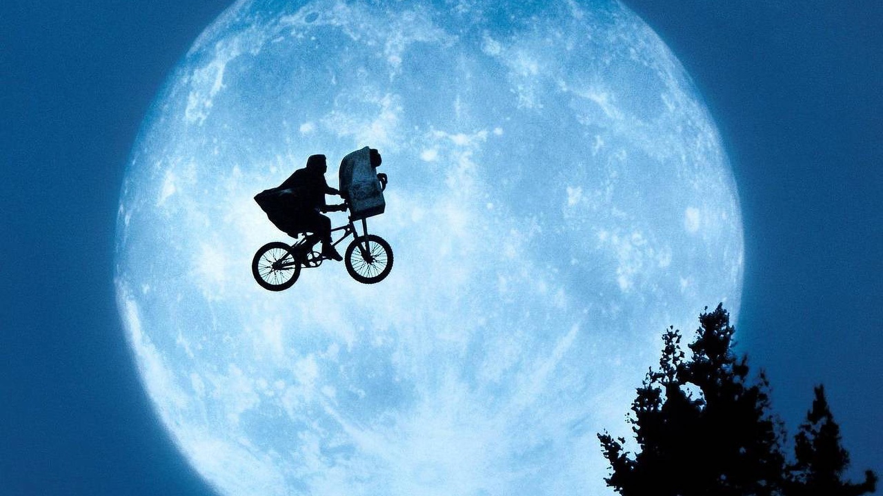 E.T Movie 1982 Steven Spielberg