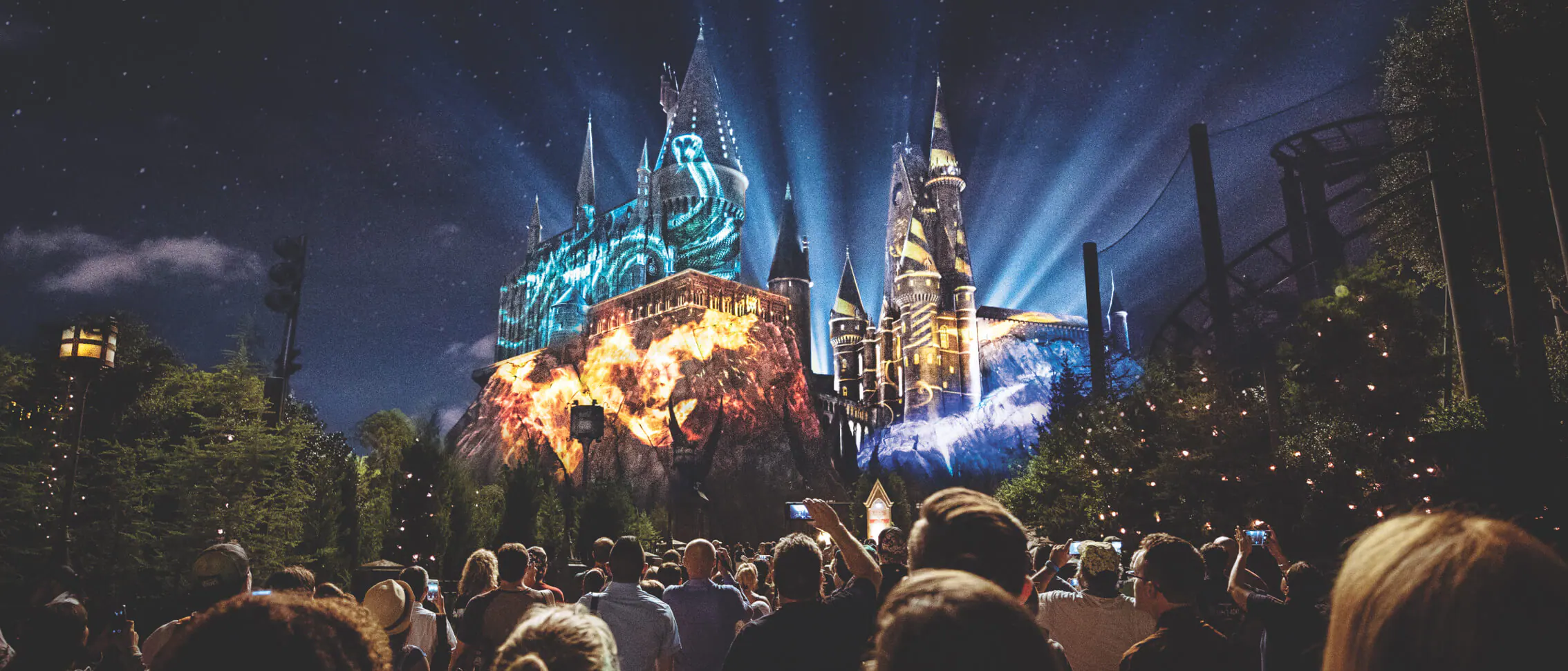 Nighttime lights at Hogwarts Castle, Universal