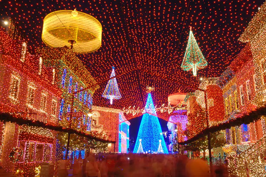 Osborne Family Spectacle of Dancing Lights at Walt Disney World's Hollywood Studios