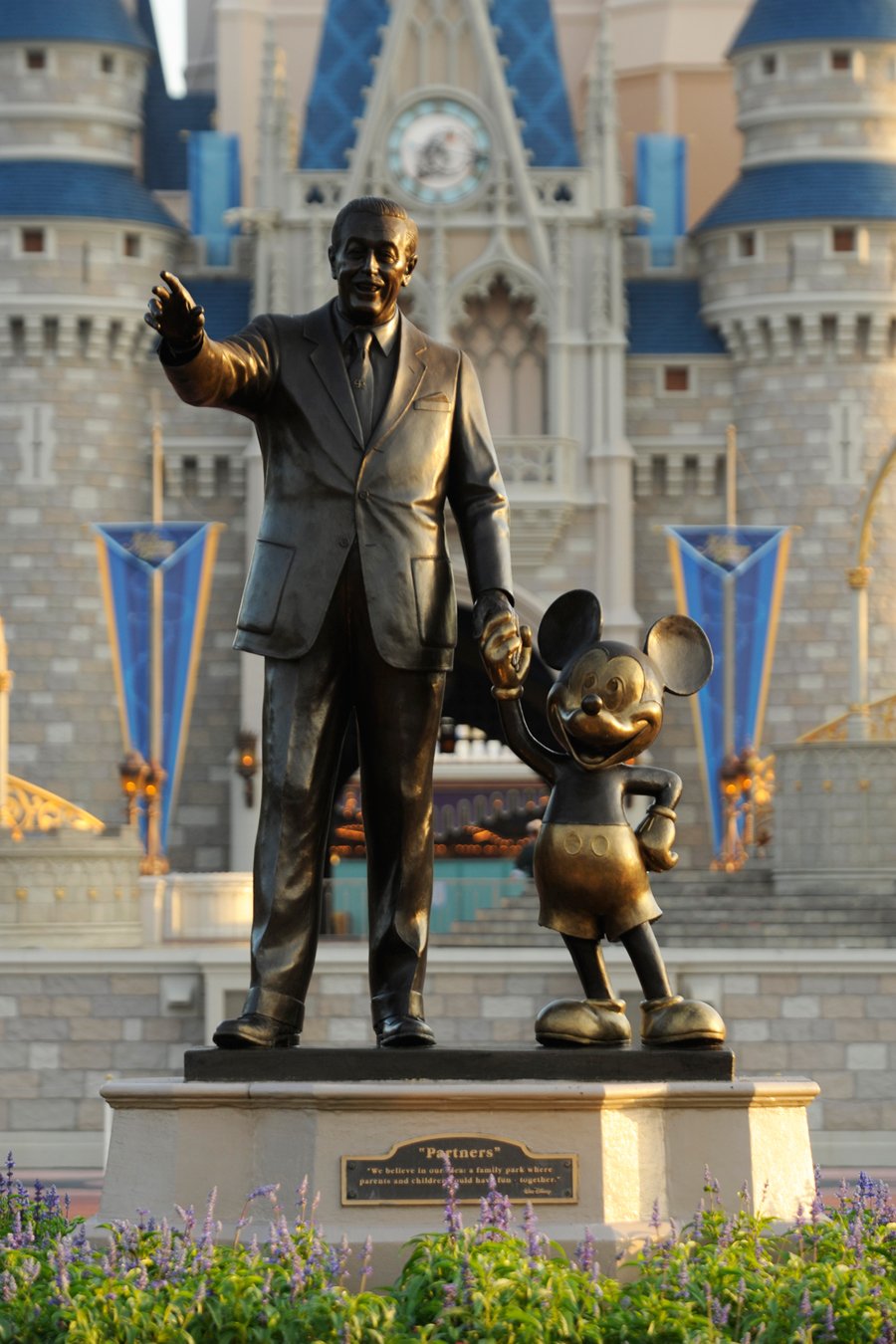 Partner Statue Magic Kingdom, Disney
