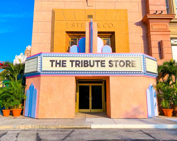 Tribute store, Universal