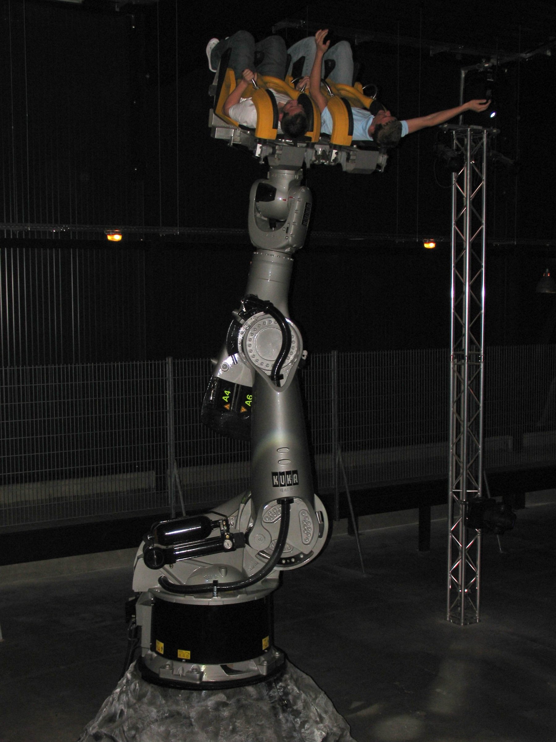 The Kuka arm utilized on Harry Potter and the Forbidden Journey