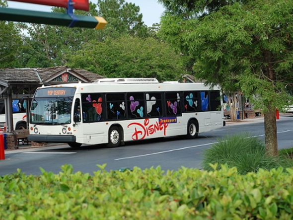 Disney Bus Image - Manop, Wikimedia Commons
