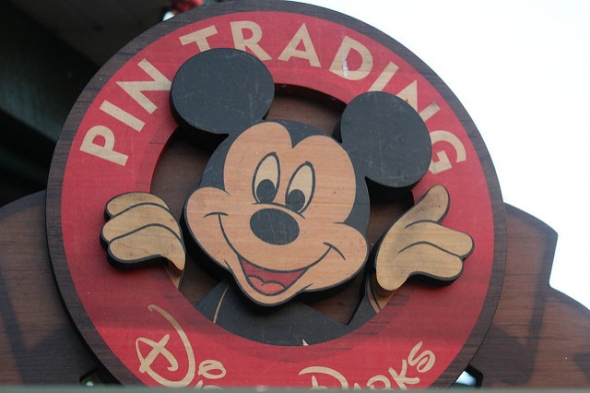 Disney pin trading sign