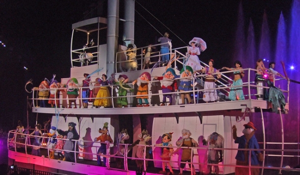 Fantasmic cast on Mark Twain steamboat