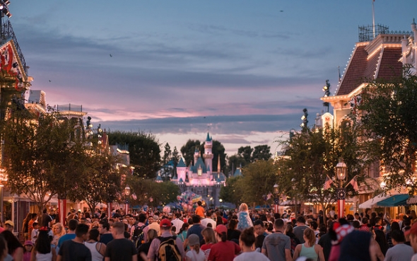 Disneyland crowds