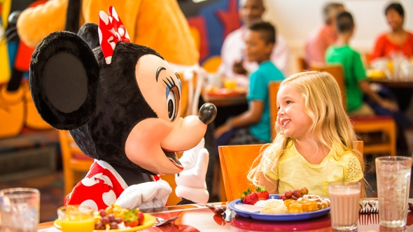 Minnie at a meal
